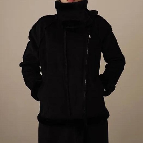 Detachable Warm Mustang Black - Picture 3 of 4